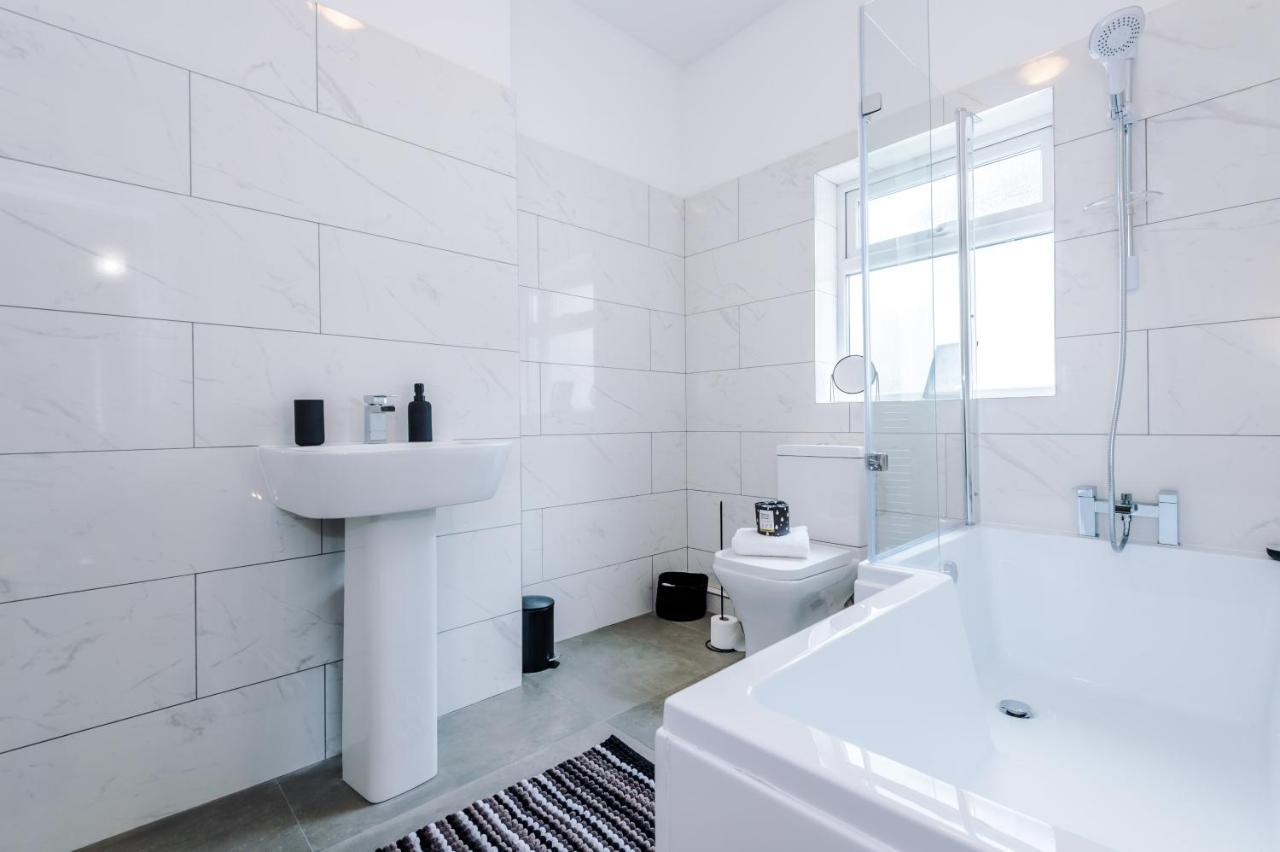 3 Bed Property, Upto 8 Guests Near City Centre Manchester Esterno foto