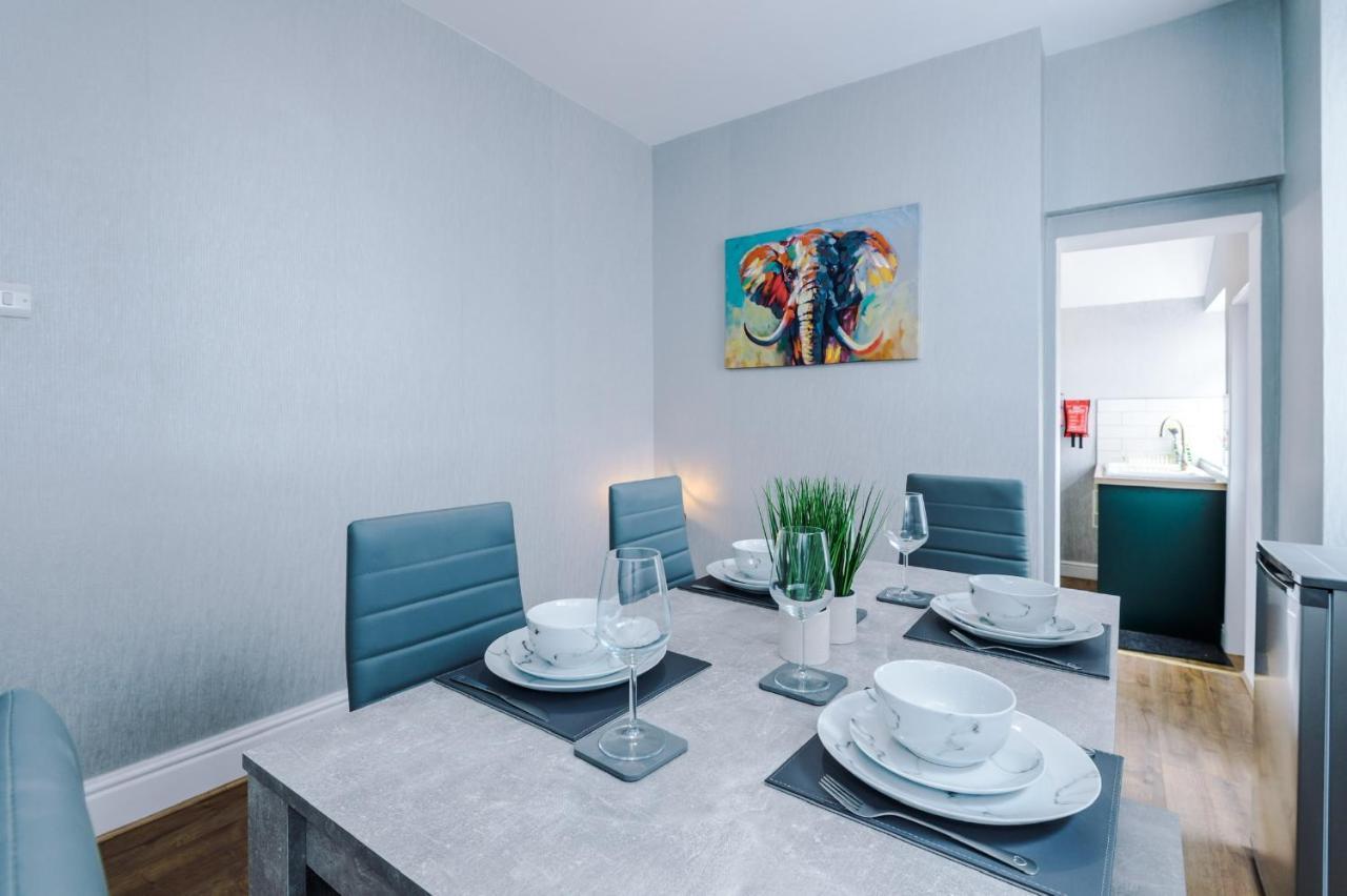 3 Bed Property, Upto 8 Guests Near City Centre Manchester Esterno foto